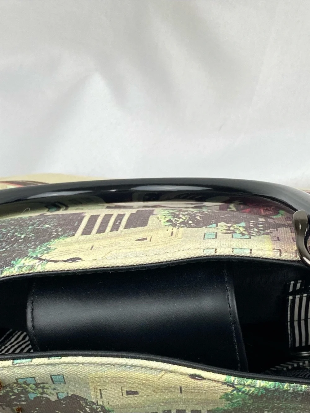 Women's Bueno Large Satchel Luxury Downtown Beaded Dog Walking Scene Size NWOT